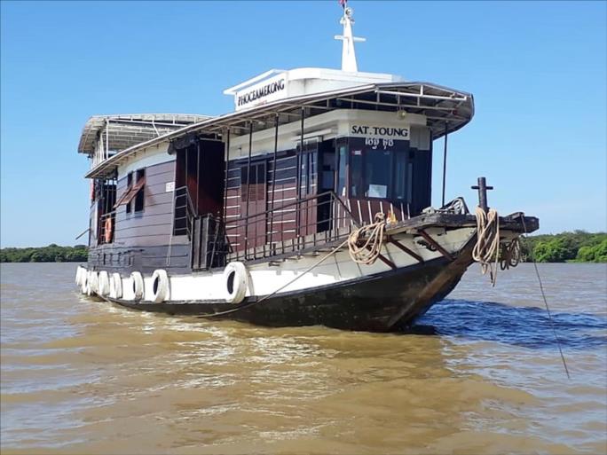 Sat Toung boat - Cambodian cruises