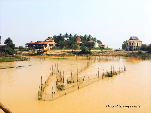 Tonle Sap fishing technique