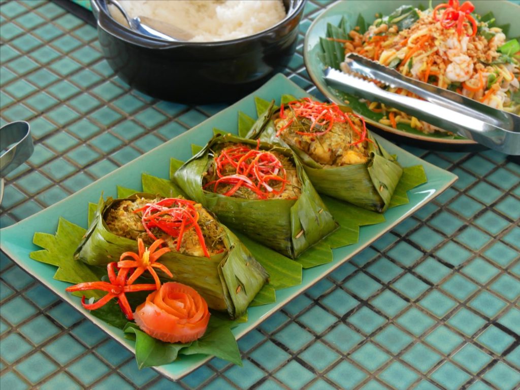 Gastronomie khmère - Déjeuner à bord de Sat Toung